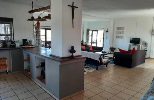Gueima House | Lagoon Ndziva, Bilene