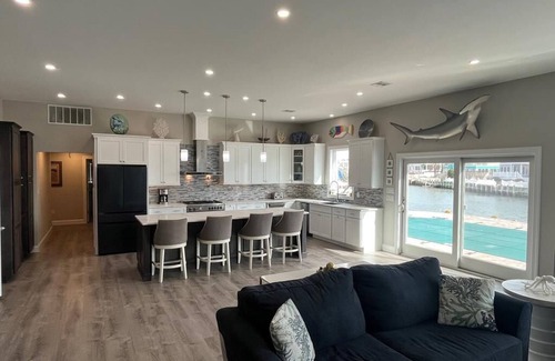 Loveladies House | Lagoon with Bayviews 5 Bedroom & Pool