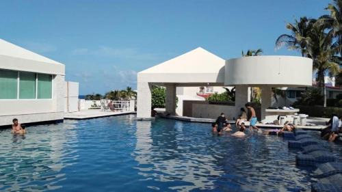 Zona Hotelera Apartment | LagoonView Hotel Zone 3705
