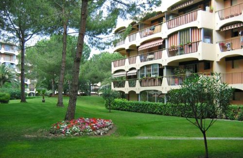 Mandelieu-La-Napoule Apartment | Lagrange Vacances Les Trois Rivières