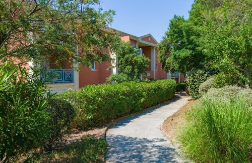 Saint-Raphael Apartment | Lagrange Vacances Le Domaine des Grands Pins