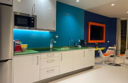 Torremolinos City Centre Apartment | LaHola Glam Suites