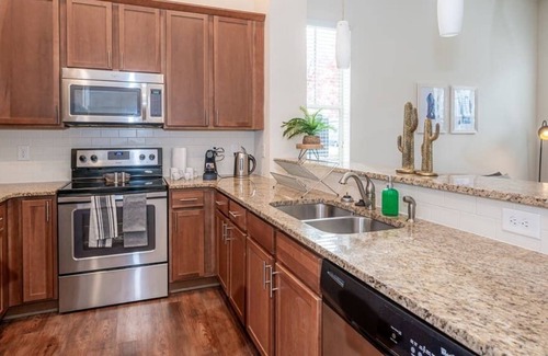 Plaza Midwood Apartment | Laid-Back 1BR w/ Comfy Living Room and Bar