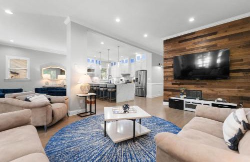 Mount Mourne House | Laid Back Lake Life by AvantStay Waterfront View