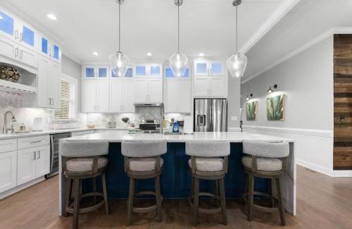 Mount Mourne House | Laid Back Lake Life by AvantStay Waterfront View