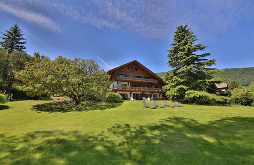Sevrier House | Lake Annecy - Waterfront Villa in Sévrier