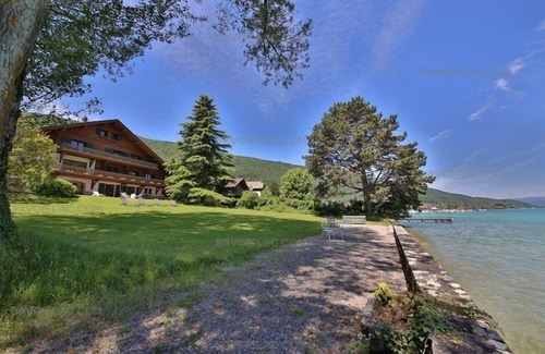 Sevrier House | Lake Annecy - Waterfront Villa in Sévrier