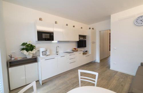 Assenza Apartment | LAKE Beth's House