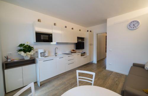 Assenza Apartment | LAKE Beth's House