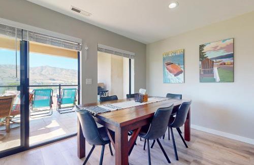 Chelan Apartment | Lake Chelan Shores: To Ski or Knot #18-6