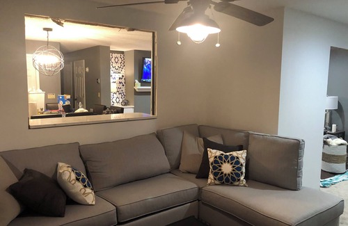Bronston Condo | Lake Condo by Pool & Courts - Perfect for Relaxation & Play!