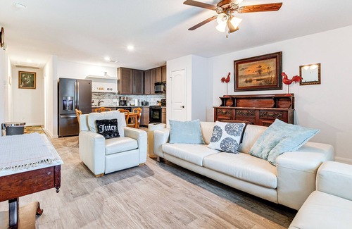 Willis Cottage | Lake Conroe Home w/Yard: Half-mi to Boating!