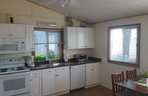 Fair Haven Cottage | Lake Cottage On The Bay In Fair Haven w/Boat Dock