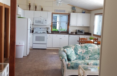 Fair Haven Cottage | Lake Cottage On The Bay In Fair Haven w/Boat Dock