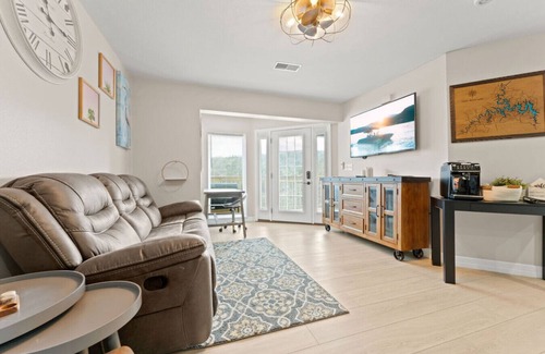 Kimberling City Condo | *Lake Dream*Full Remodel 2BR/2BA Lake Front&View!