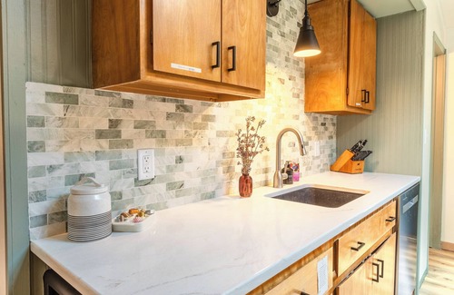 Mosinee Cottage | Lake DuBay Cottage, Pontoon Rental, swim, fishing, near Granite Peak