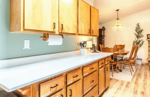 Mosinee Cottage | Lake DuBay Cottage, Pontoon Rental, swim, fishing, near Granite Peak