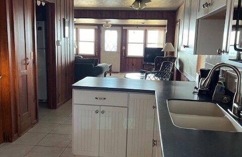 Vermilion Cottage | Lake Erie Front!