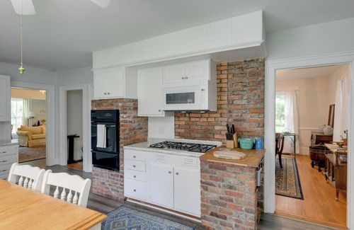 Brocton Apartment | Lake Erie Views: Perfect for Traveling Nurses!
