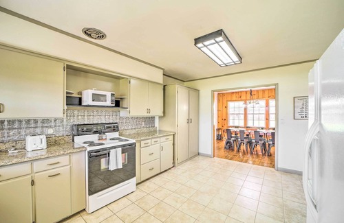 Eufaula House | Lake Eufaula Retreat w/Fire Pit, Near Main St!