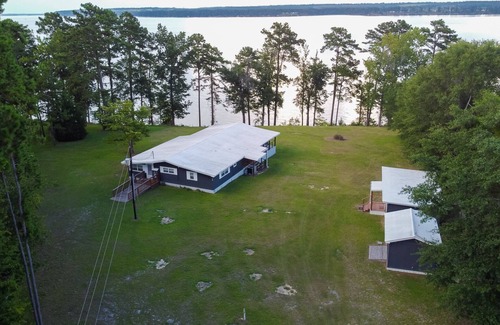 Morris House | Lake Eufaula Waterfront Home - Paradise Point