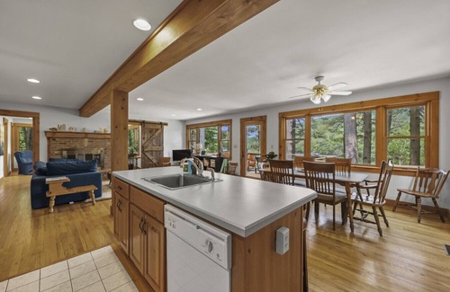 Monterey House | - Lake Front 4 Bdr w/Fast Internet! -