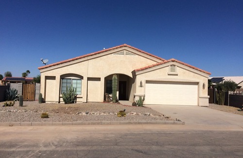 Arizona City House | Lake Front 4 Bedroom Snowbird Favorite- Close to Golf, Pickle Ball & Skydiving!