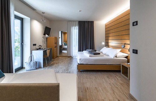 Riva del Garda Hotel | Lake Front Hotel Mirage