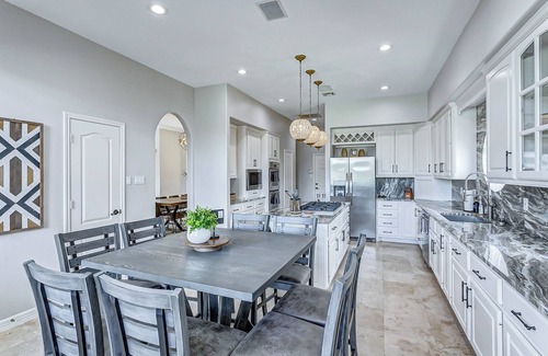 Montgomery House | Lake Front Luxury Estate featuring a swimming pool and hot tub on Lake Conroe!