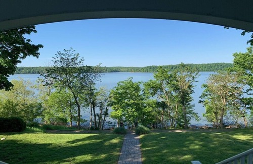 Eddyville House | Lake Front Property on the main channel of Barkley Lake-Private Paradise