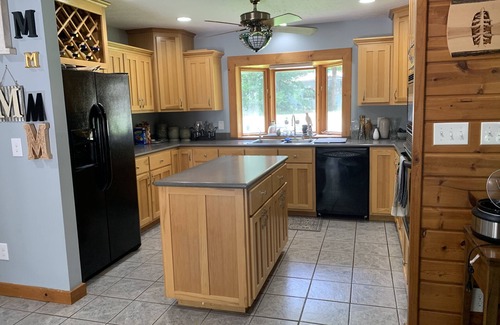 New London House | Lake Front Property on Badin Lake