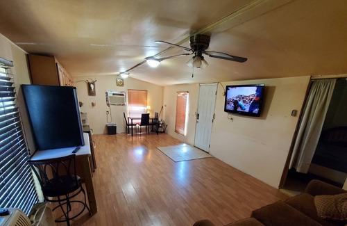 Oneida House | Lake front rustic fishing camp