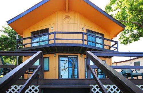 Lake Ozark House | Lake Front Stunner near HToad & Shady Gators