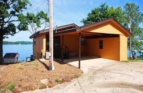 Lake Ozark House | Lake Front Stunner near HToad & Shady Gators