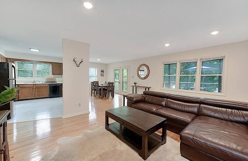 Bracey House | Lake Gaston Duo Kayaks and Dock Duplex Over 4000 sq feet