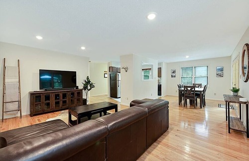Bracey House | Lake Gaston Duo Kayaks and Dock Duplex Over 4000 sq feet