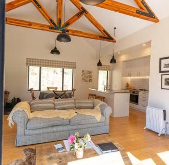 Ashburton Lakes Villa | Lake Heron Station