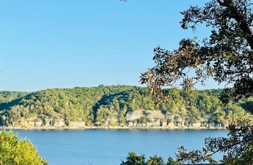 Beaver Shores House | Lake House and Studio Book Two places in one 4 bedrooms large driveway and yard