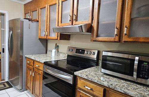 Seneca House | Lake House Near Clemson Private Boat Dock WiFi 65" TV Grill Kayaks Deep Water