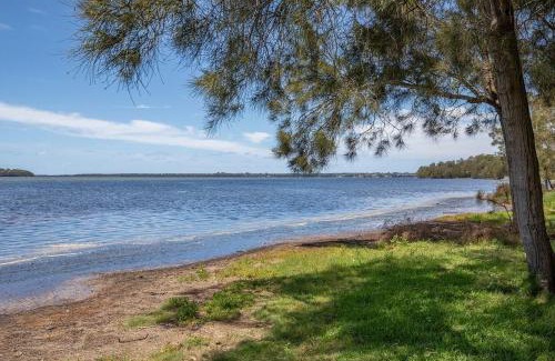 Charmhaven House | Lake House on Panorama - Refined Waterfront Living