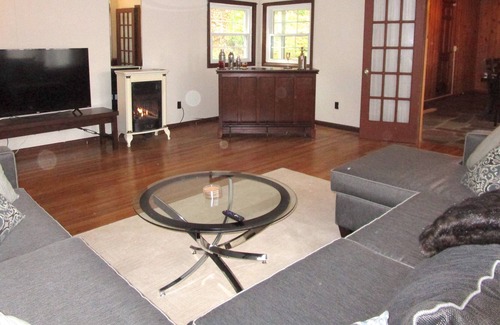 Carmel House | Lake House with indoor spa, 1 hour from Manhattan