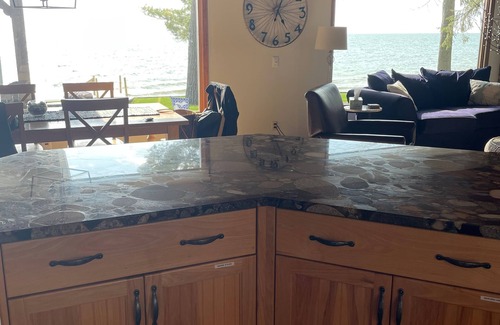 Au Gres House | Lake Huron Lake House - Sleeps 10