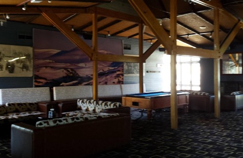 Jindabyne Hotel | Lake Jindabyne Hotel