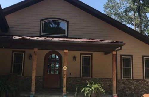West Union House | Lake Keowee Lake Front Home ~ Wine and Art Gallery excellent for thanksgivings