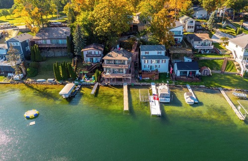 Angola House | Lake Life Vacation on James 2!