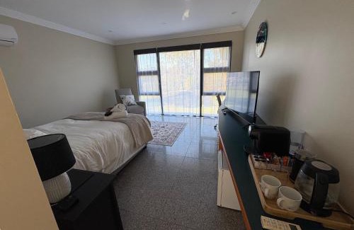 Morisset Cabin | Lake Macquarie Manor