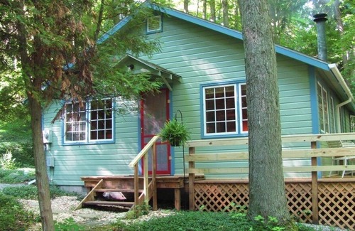 Frankfort Cottage | Lake Michigan cottage with private beach Privileges