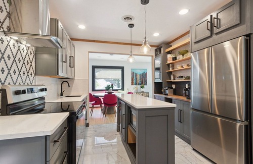 Monona House | Lake Monona Hideaway