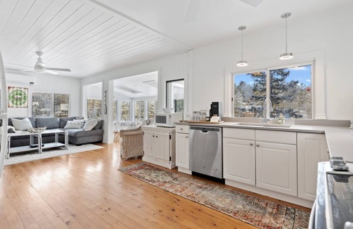Gravenhurst Cottage | Lake Muskoka Mckenzie Retreat
