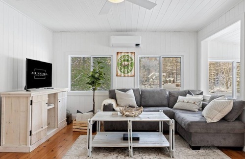 Gravenhurst Cottage | Lake Muskoka Mckenzie Retreat